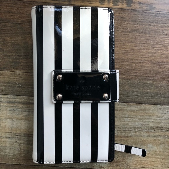 Kate Spade Wallet - Picture 2 of 2